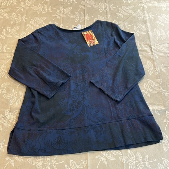 Ladies CMC 3/4 Sleeve Top. - Picture 4 of 4